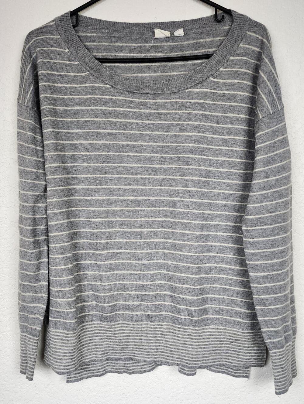 Vintage Y2K Grey Gray Striped Small Gap Sweater